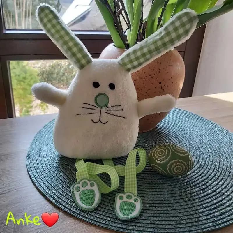 ITH Stickdatei verrückter Hase 3