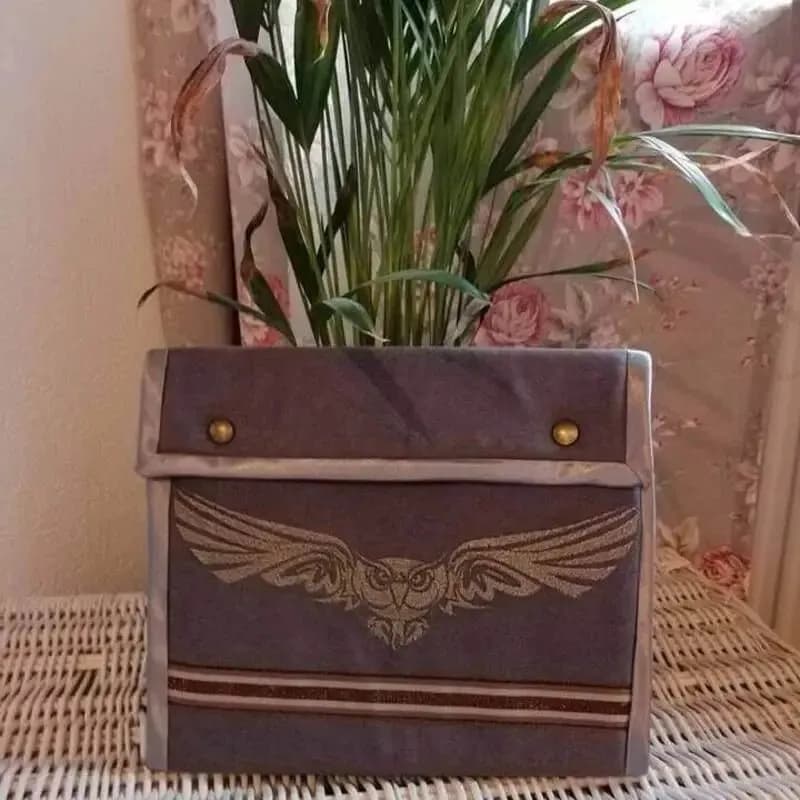 Stickdatei Eule im Flug – Majestätische Eule im Tribal-Style | stiXXie