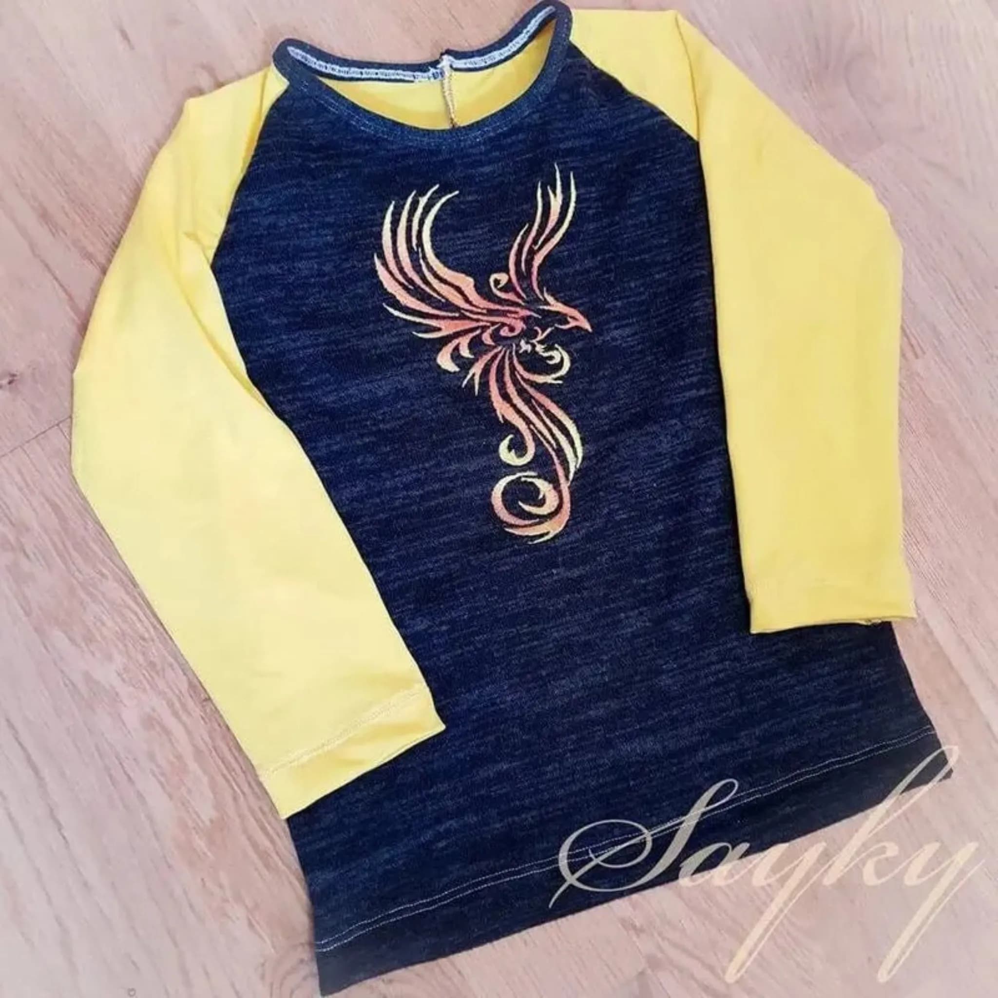 Phoenix Stickdatei Cyrill Tribal – Feuervogel für Jeansjacken & Textilien